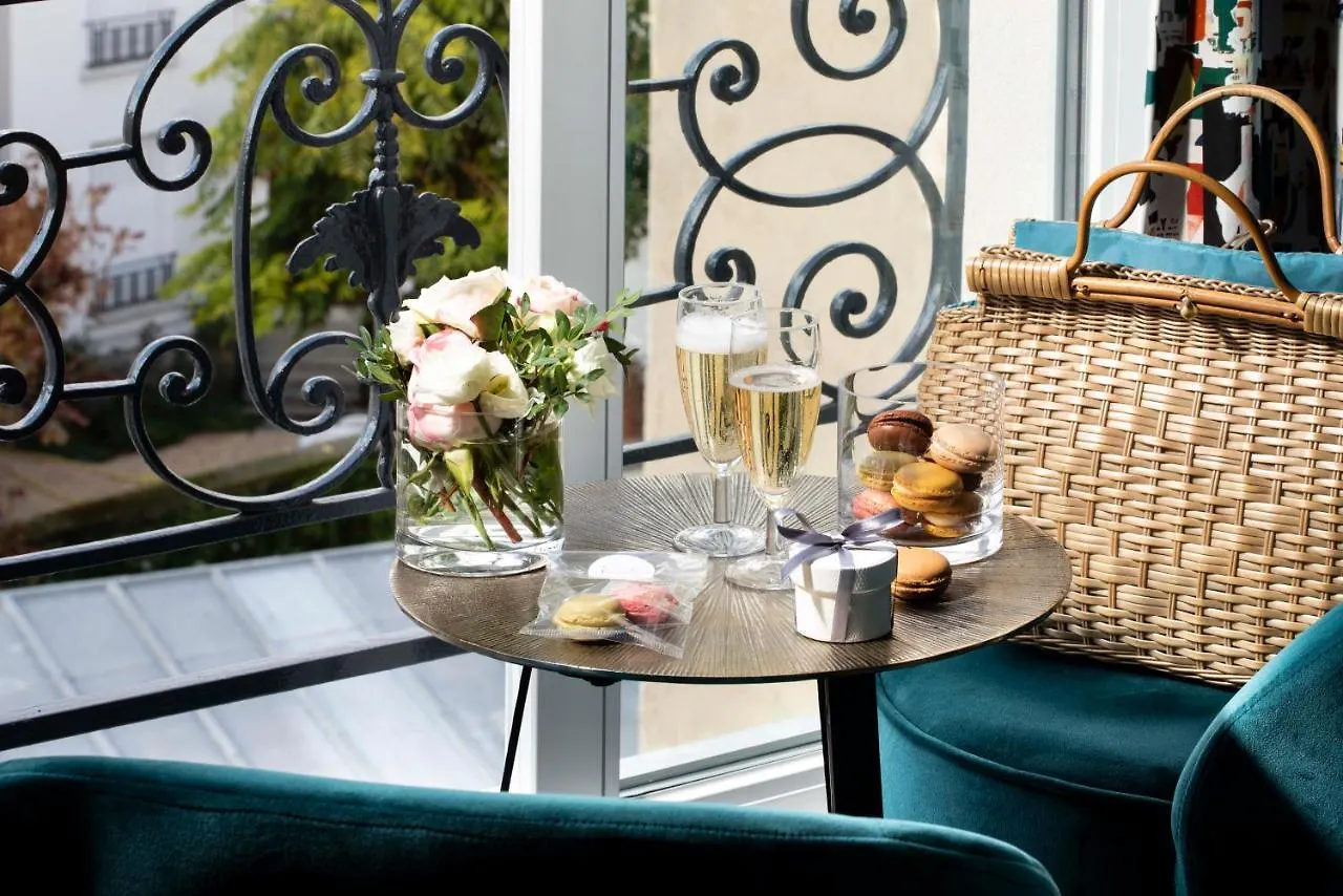 Des Arts Montmartre 4* Paříž